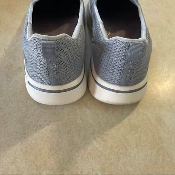 Skechers Gray Go Walk shoes size 10 slip on no tie comfort shoes womens - Picture 4 of 6
